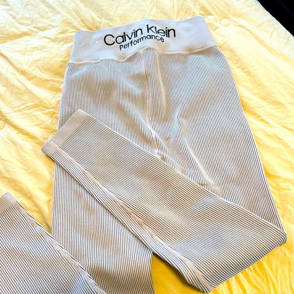 LIKE NEW! Calvin Klein ribbed leggings - Picture 1 of 5